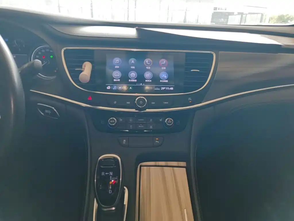 Buick LaCrosse — миниатюра 13