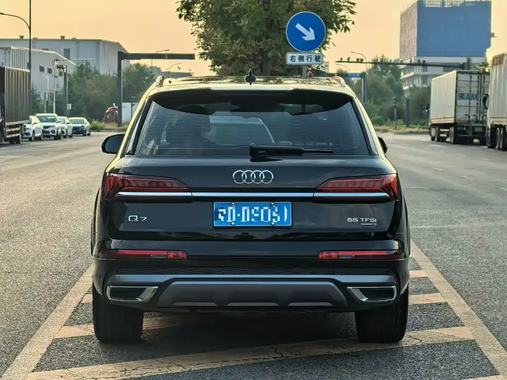 Audi Q7 — миниатюра 8