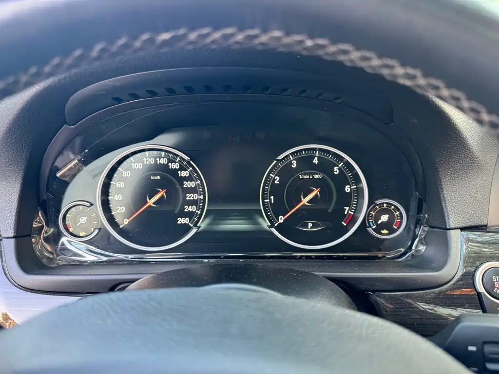 BMW 5 Series — миниатюра 21