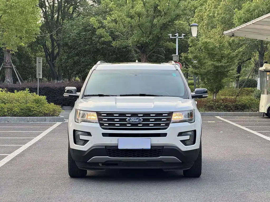 Ford Explorer (Import) — миниатюра 2
