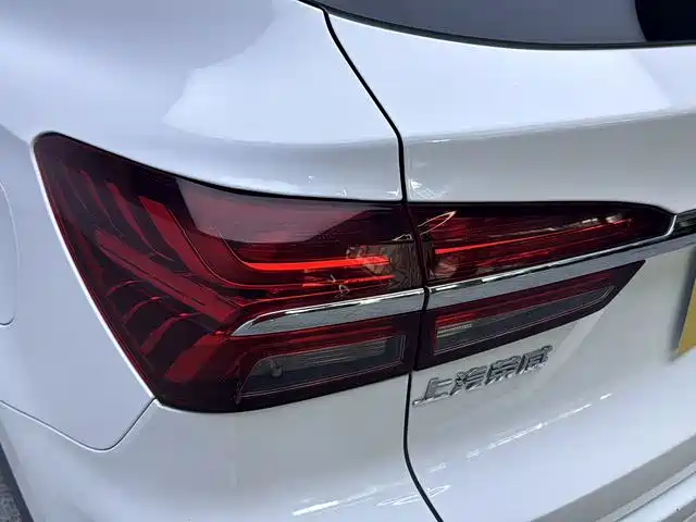Roewe RX5 — миниатюра 10