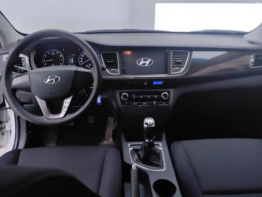 Hyundai Mistra — миниатюра 12