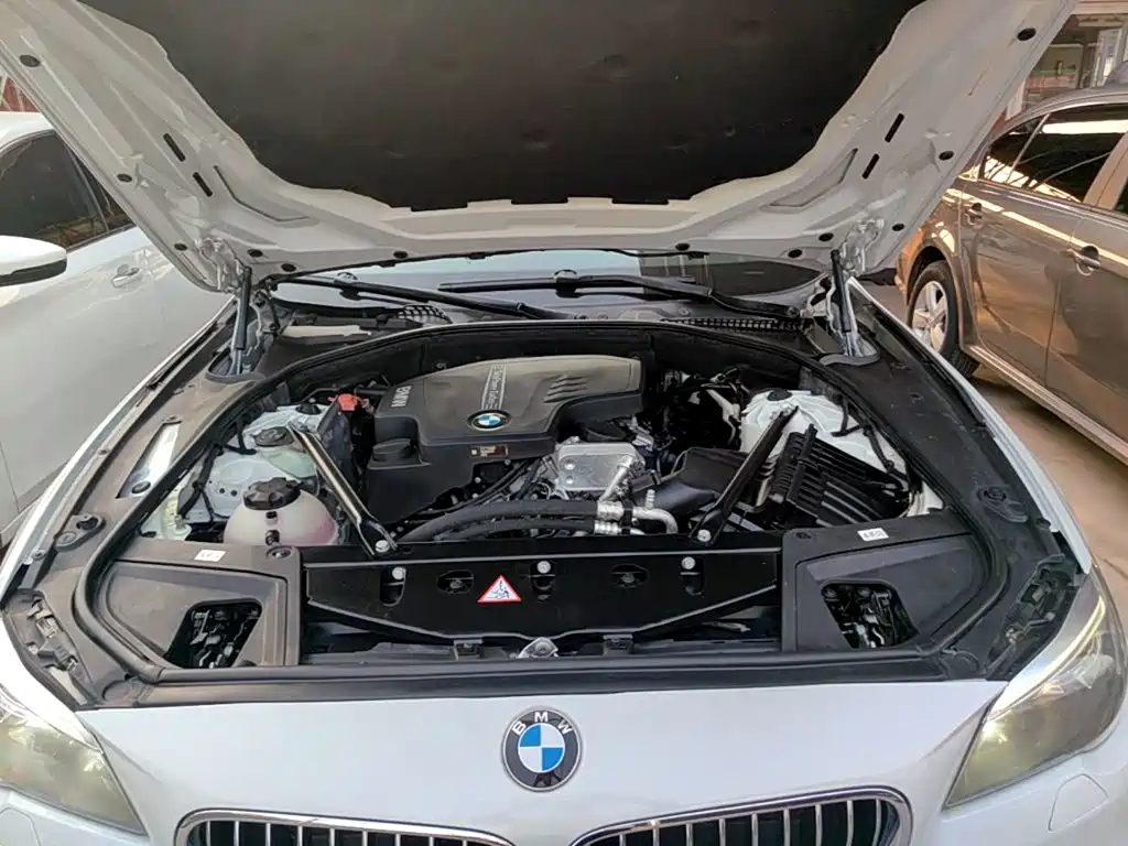 BMW 5 Series — миниатюра 20