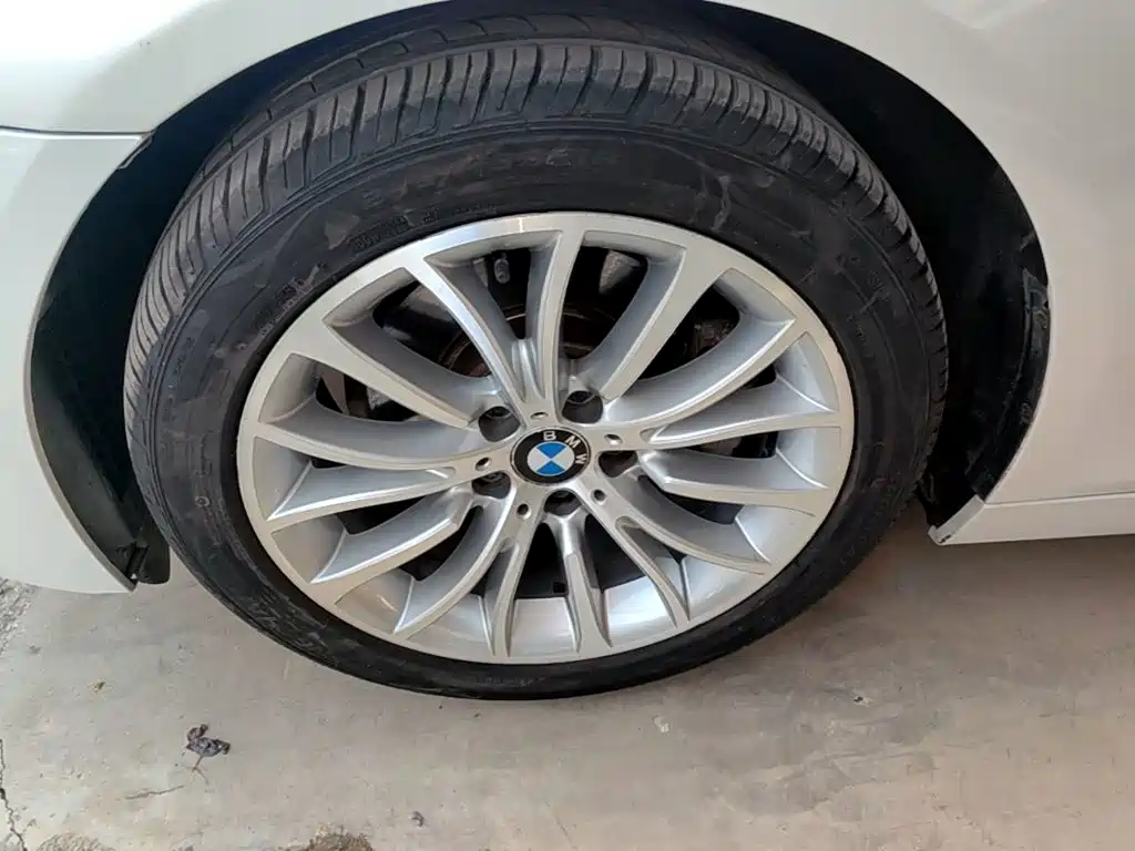 BMW 5 Series — миниатюра 23