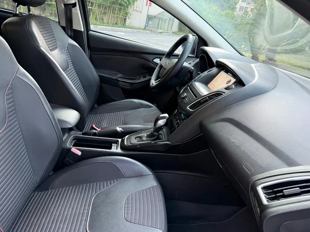Ford Focus — миниатюра 10