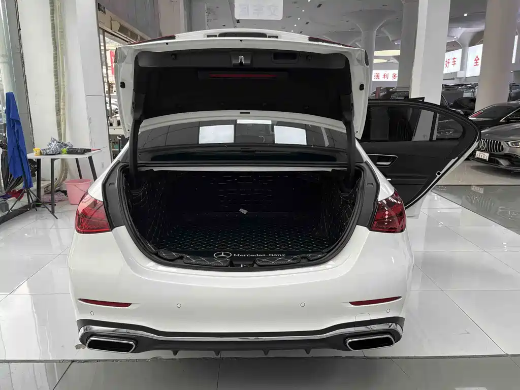 Mercedes-Benz C-Class — миниатюра 15