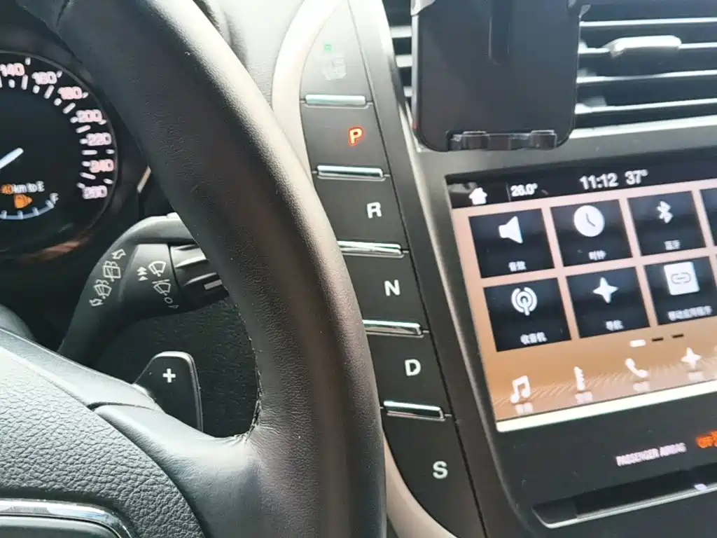 Lincoln MKC — миниатюра 14