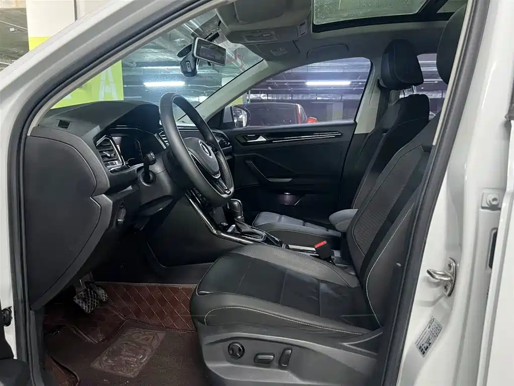 VOLKSWAGEN T ROC EXPLORING SONGS