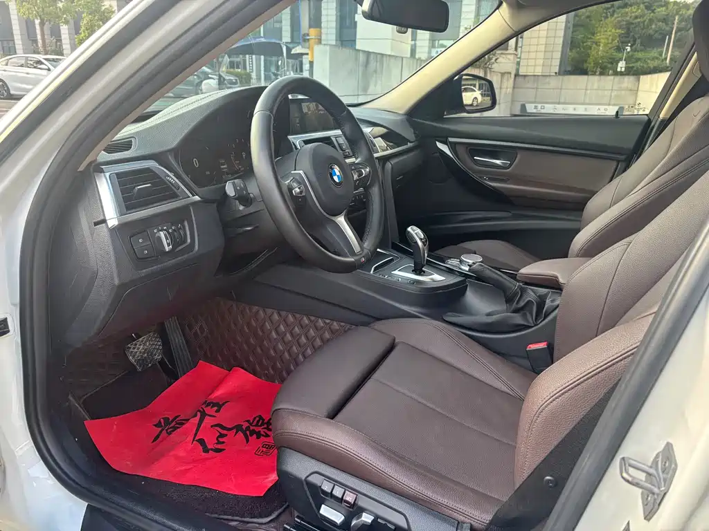 BMW 3 Series — миниатюра 4