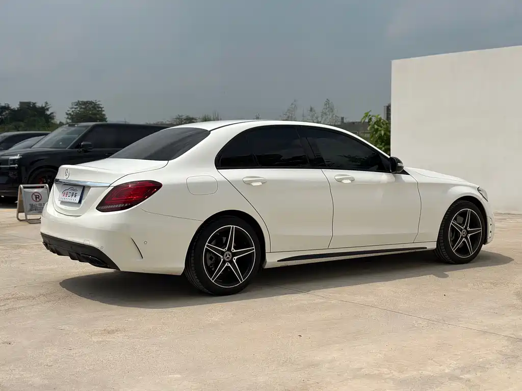 Mercedes-Benz C-Class — миниатюра 16