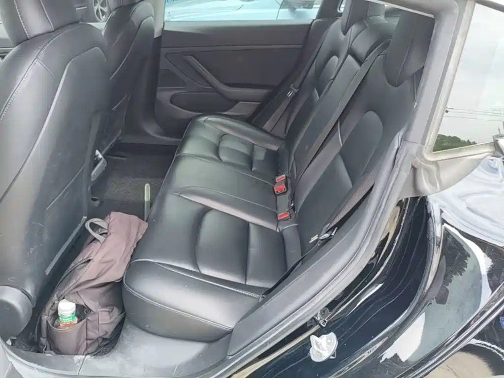 Tesla Model 3 — миниатюра 17