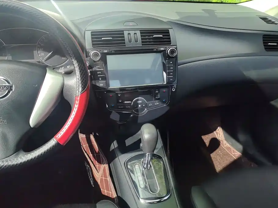 Nissan Tiida — миниатюра 13