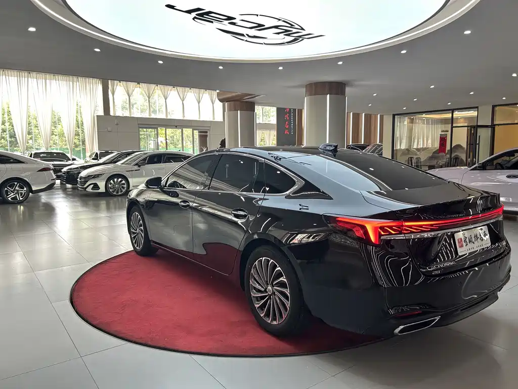 Buick LaCrosse — миниатюра 7