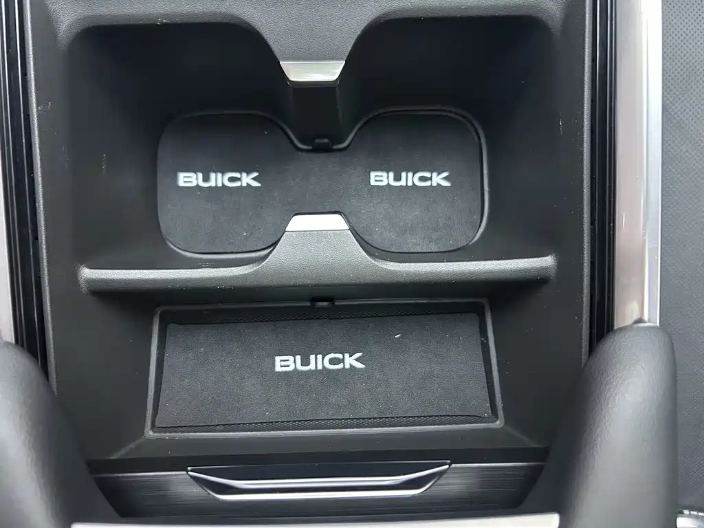 Buick LaCrosse — миниатюра 30