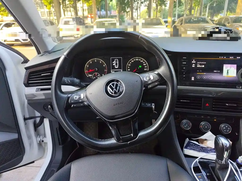 Volkswagen Bora — миниатюра 3