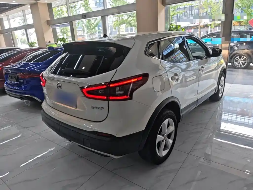 Nissan Qashqai — миниатюра 7