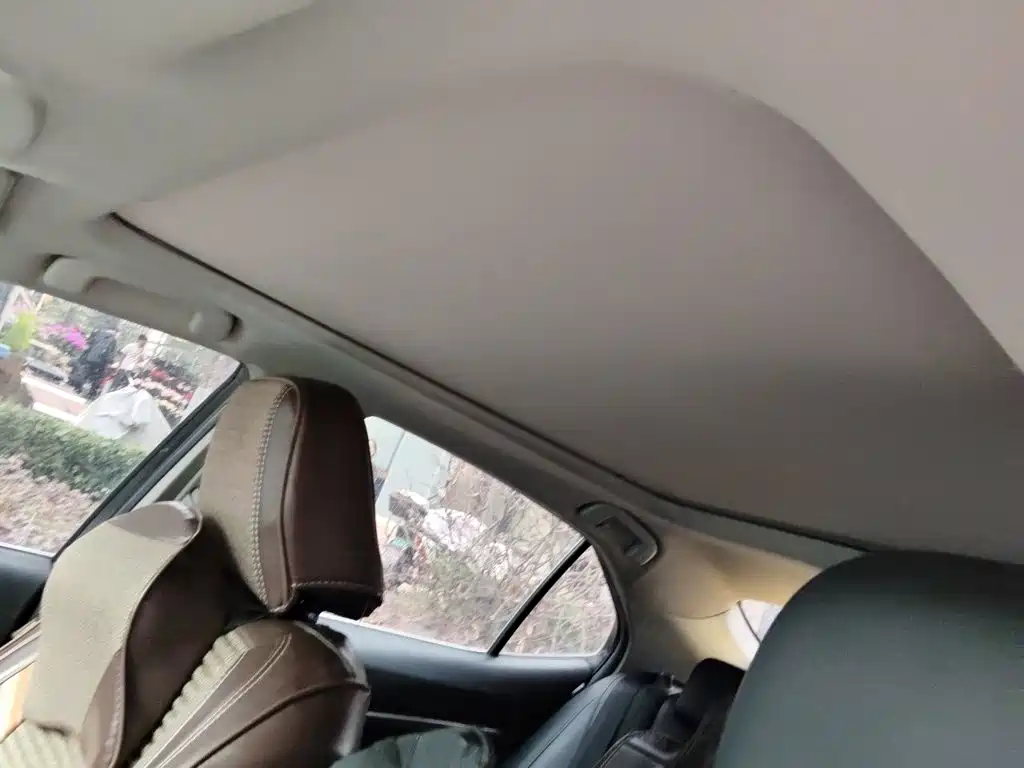 Toyota Camry — миниатюра 14