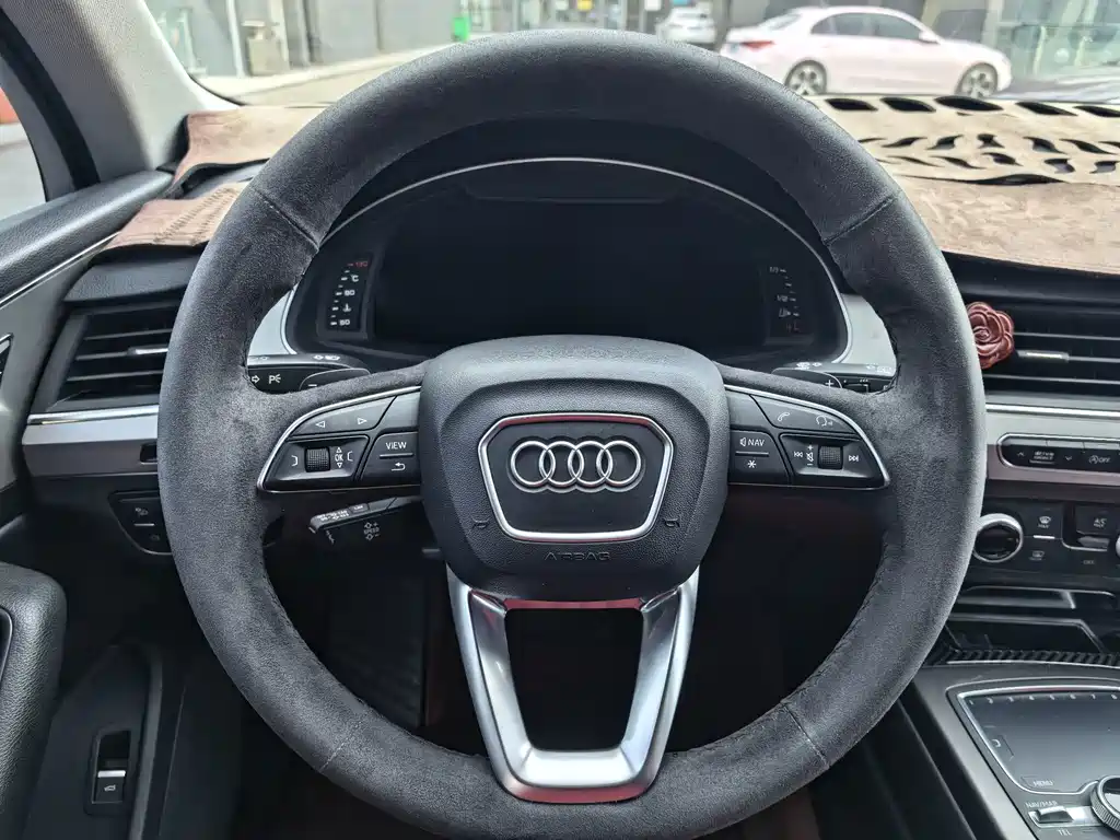 Audi Q7 — миниатюра 26
