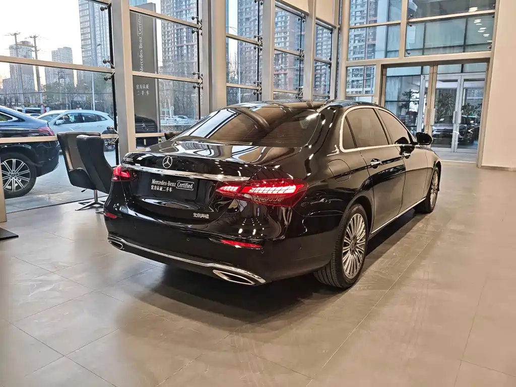 MERCEDES-BENZ E CLASS