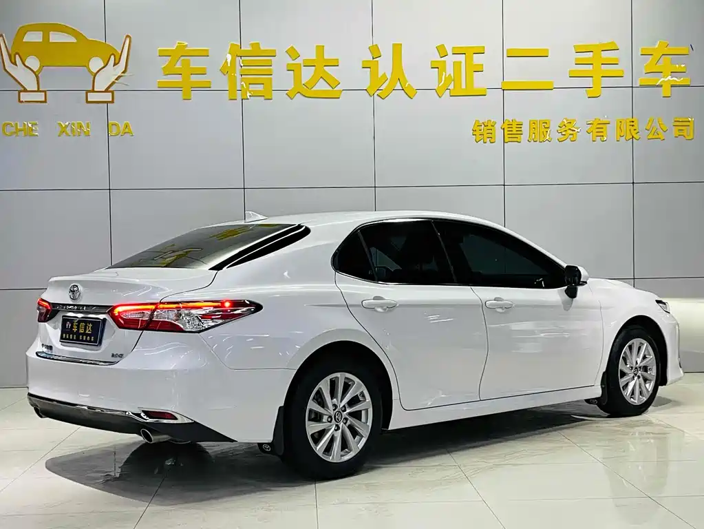 TOYOTA CAMRY