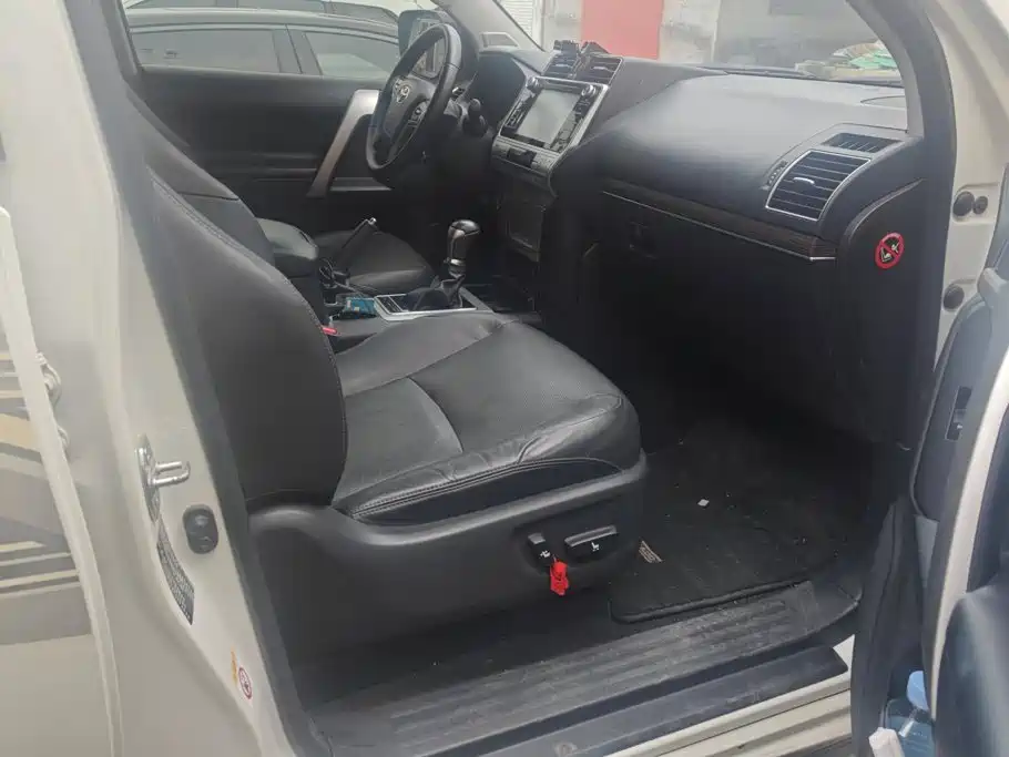 Toyota Prado — миниатюра 8