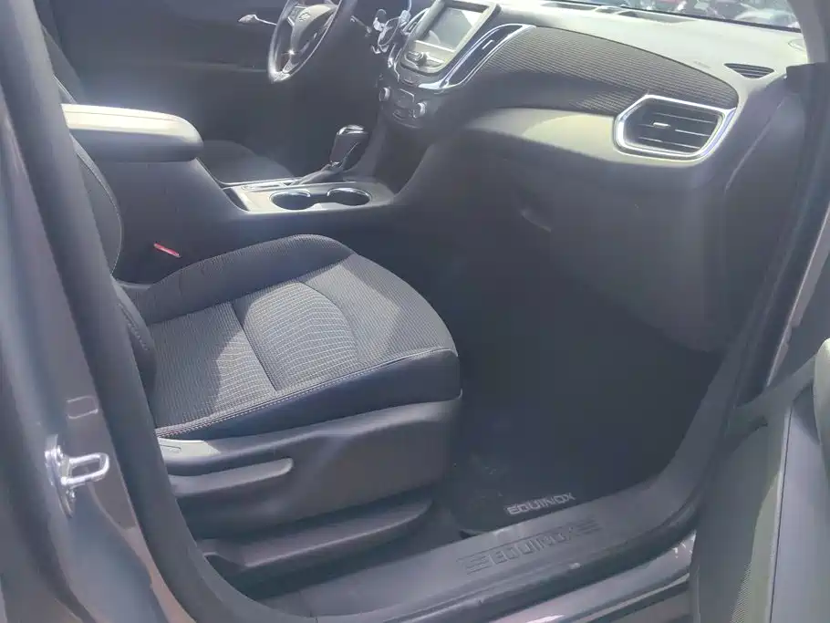 Chevrolet Equinox — миниатюра 8