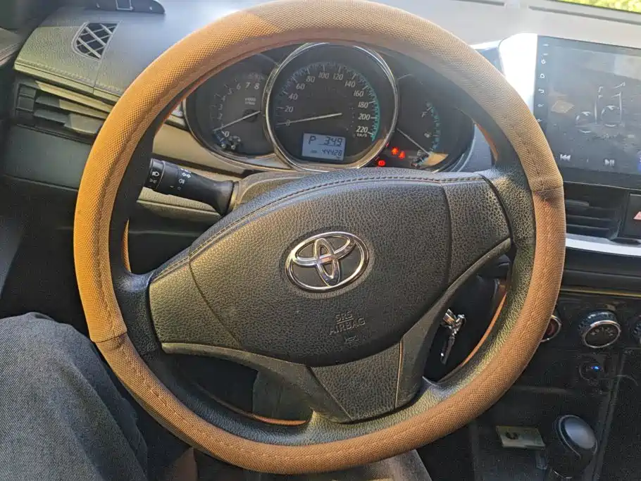 Toyota Yaris L — миниатюра 15