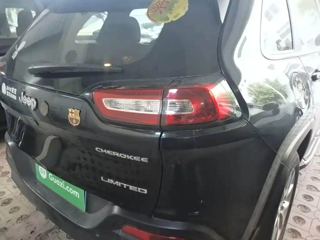 Jeep Cherokee — миниатюра 8