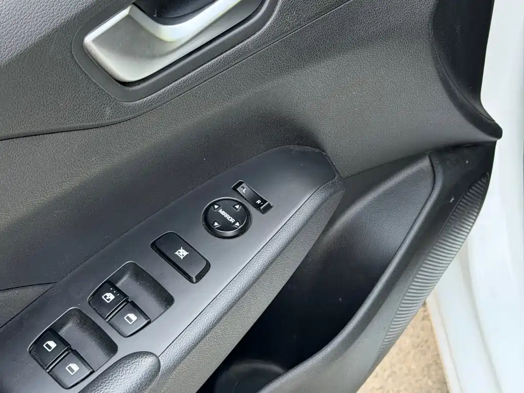 Hyundai Verna — миниатюра 10