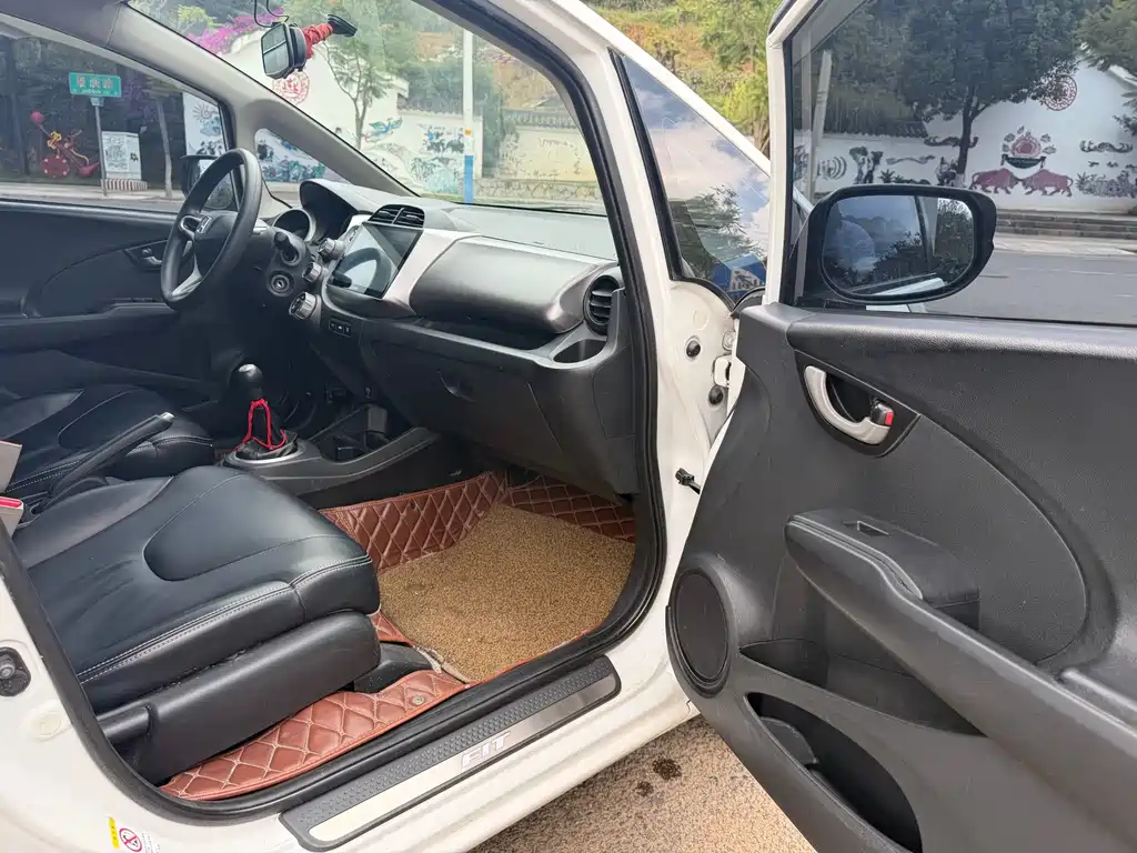 Honda Fit — миниатюра 14