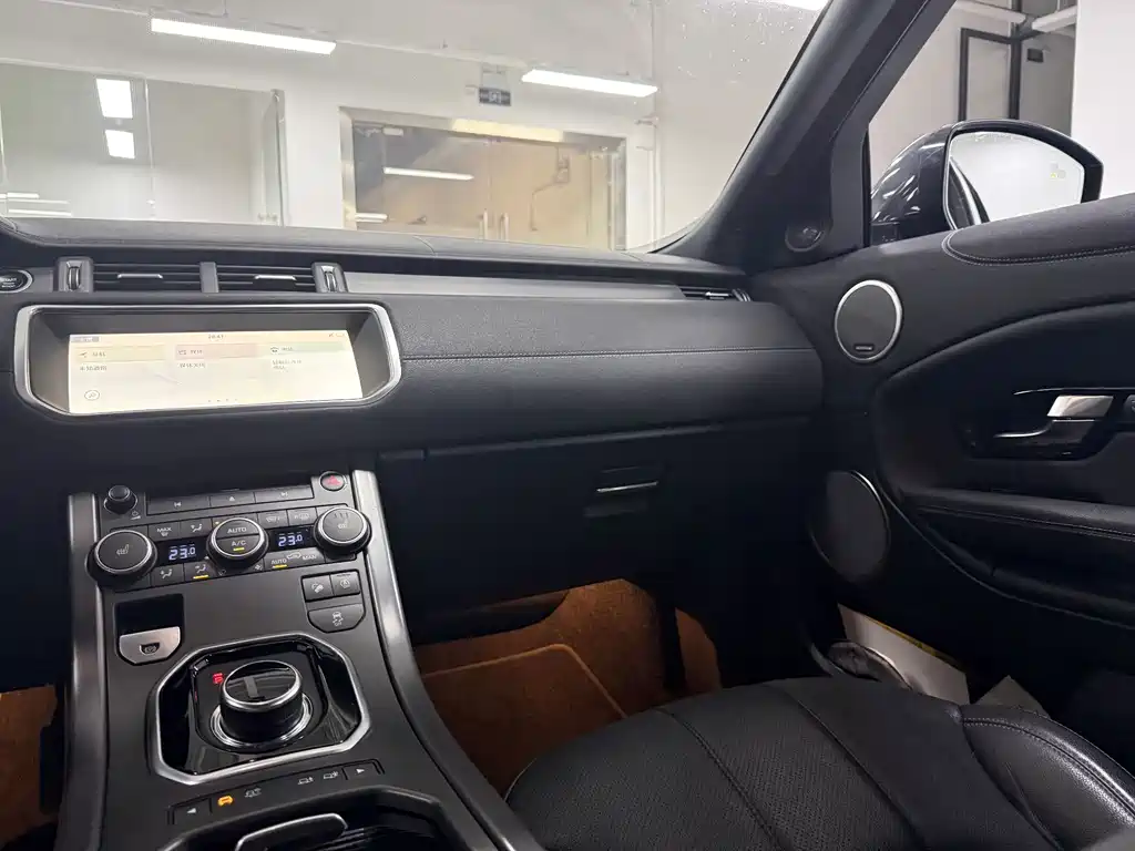 Land Rover Evoque — миниатюра 17
