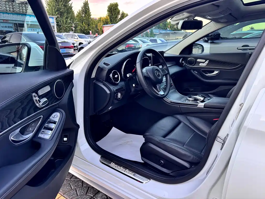Mercedes-Benz C-Class — миниатюра 5