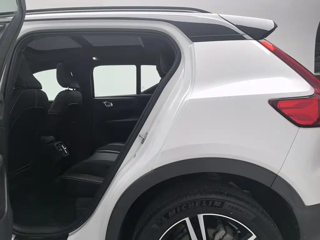 Volvo XC40 — миниатюра 15