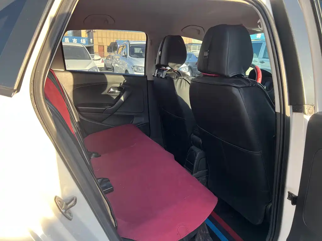 Volkswagen Polo — миниатюра 5