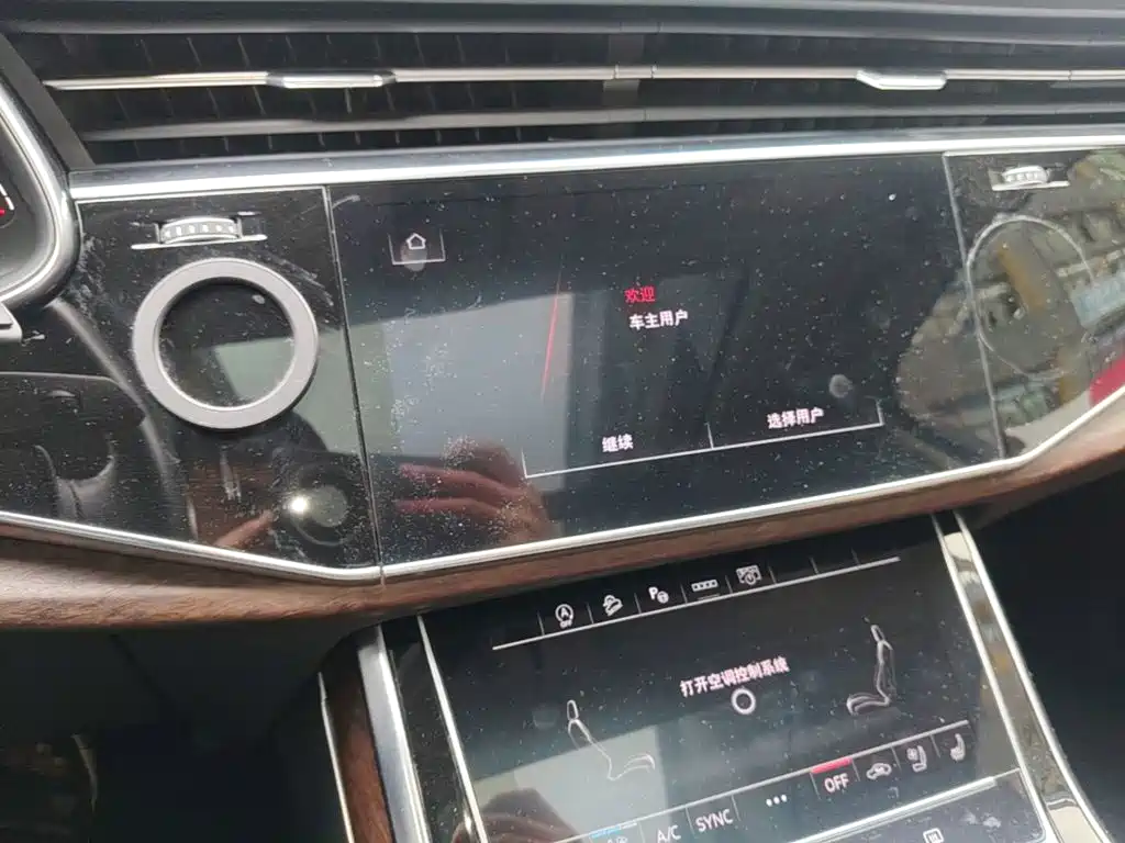 Audi Q7 — миниатюра 13
