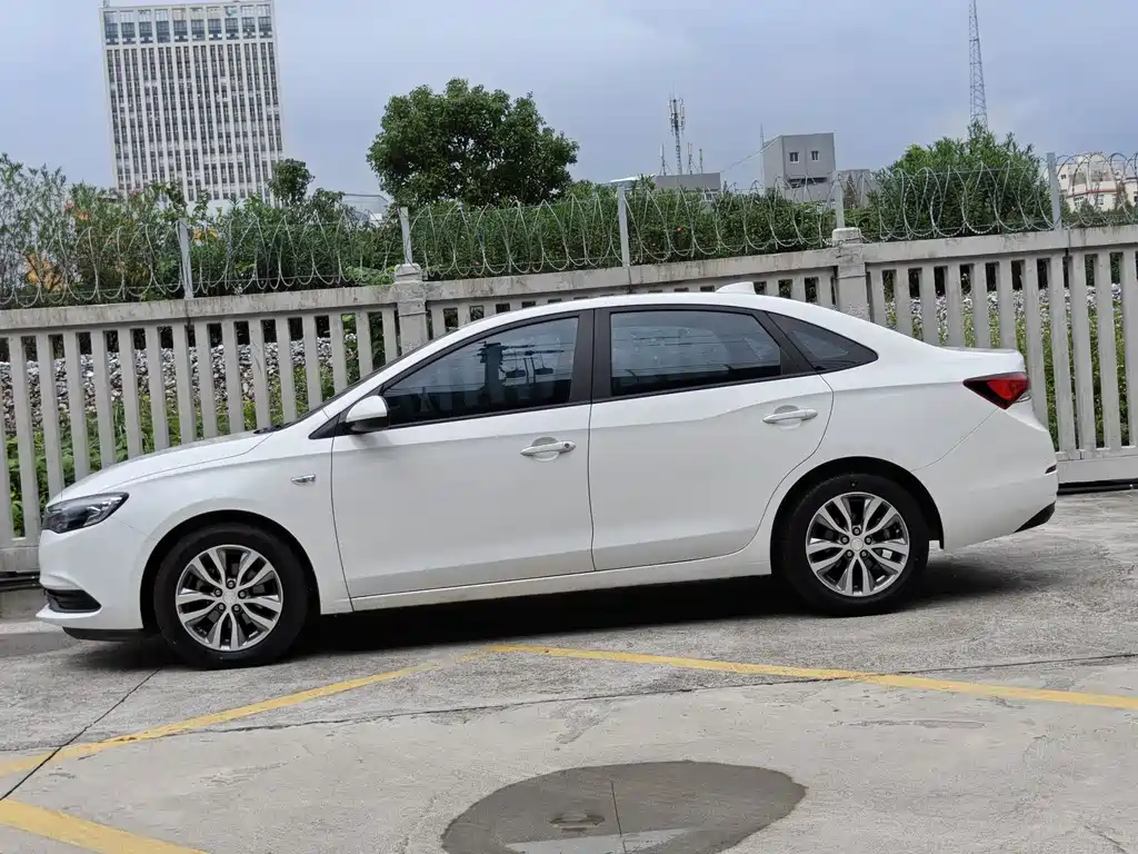 Buick Excelle — миниатюра 4