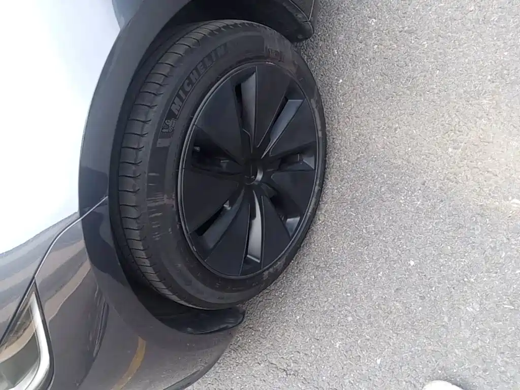 Tesla Model 3 — миниатюра 23
