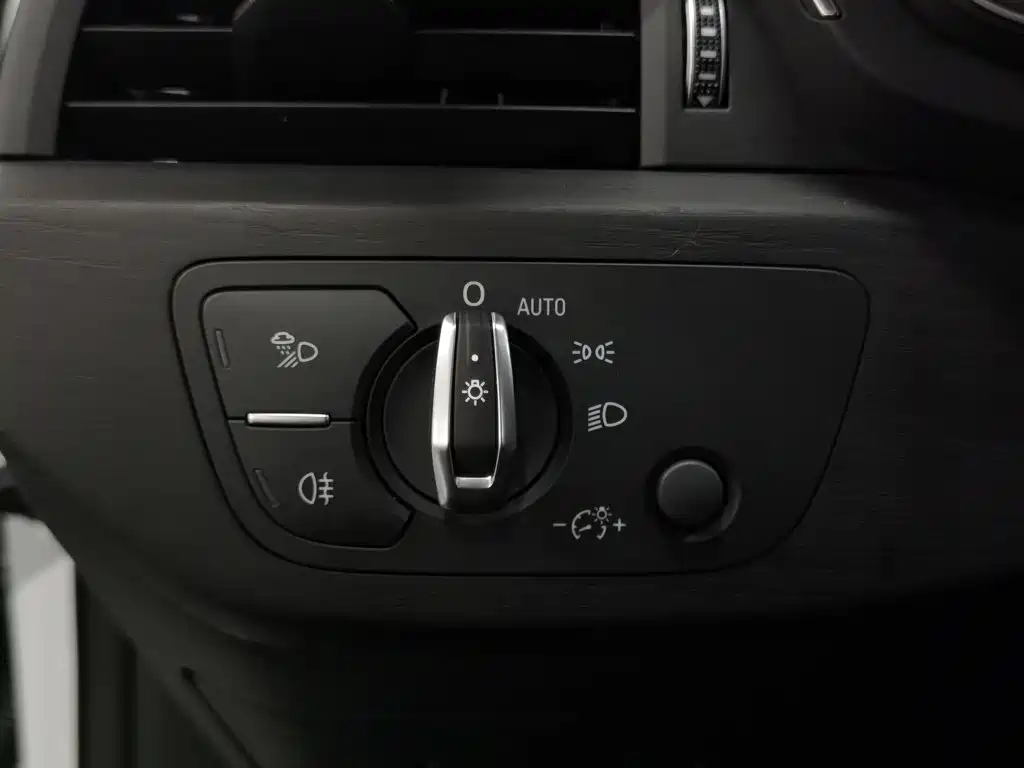 Audi A4L — миниатюра 21