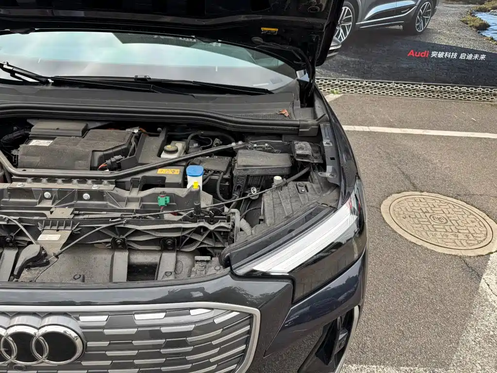 Audi Q4 e-tron — миниатюра 25