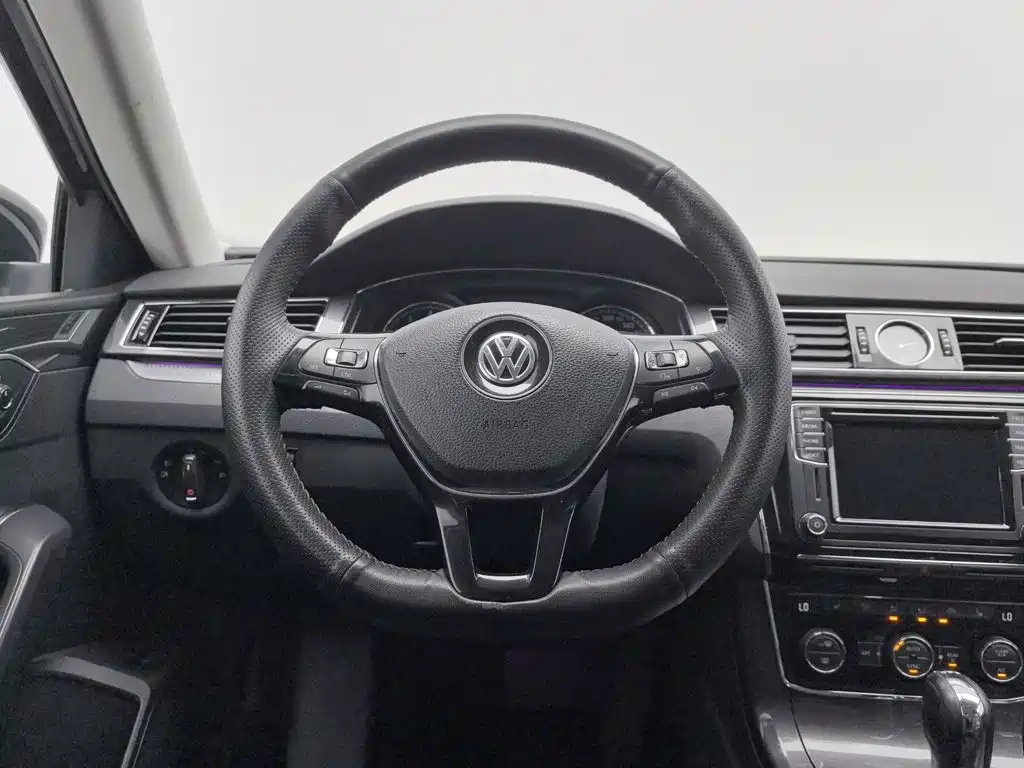Volkswagen Passat — миниатюра 11