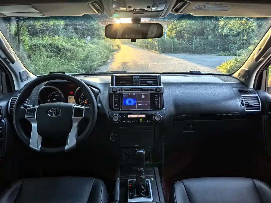 Toyota Prado — миниатюра 9