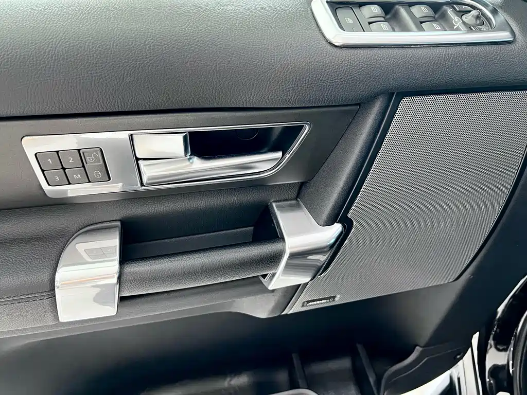 Land Rover Discovery — миниатюра 21