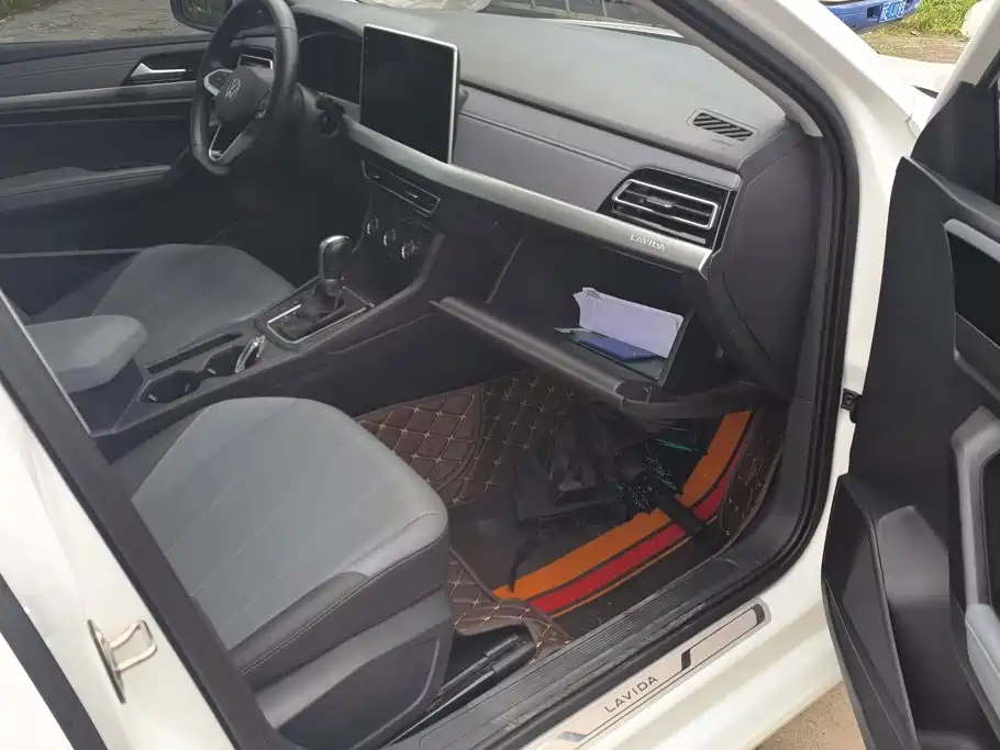 Volkswagen Lavida — миниатюра 8