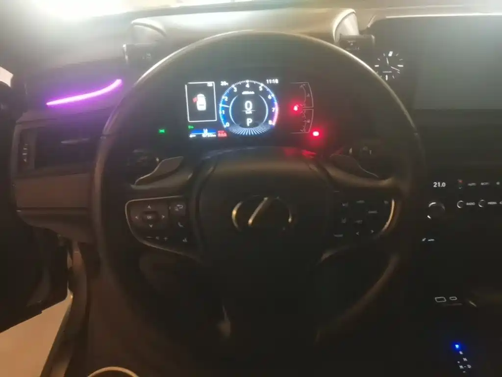 Lexus ES — миниатюра 11