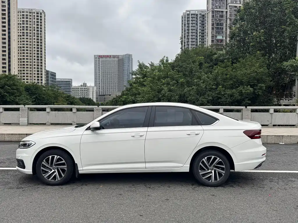 Volkswagen Lavida — миниатюра 10