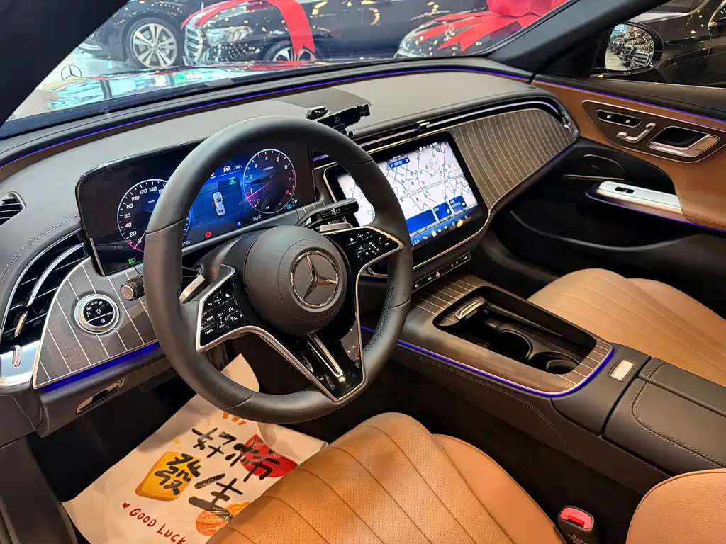 Mercedes-Benz E-Class — миниатюра 7