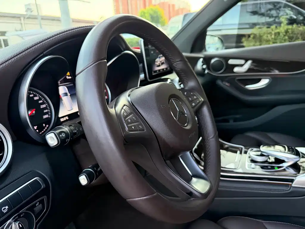 Mercedes-Benz GLC — миниатюра 11