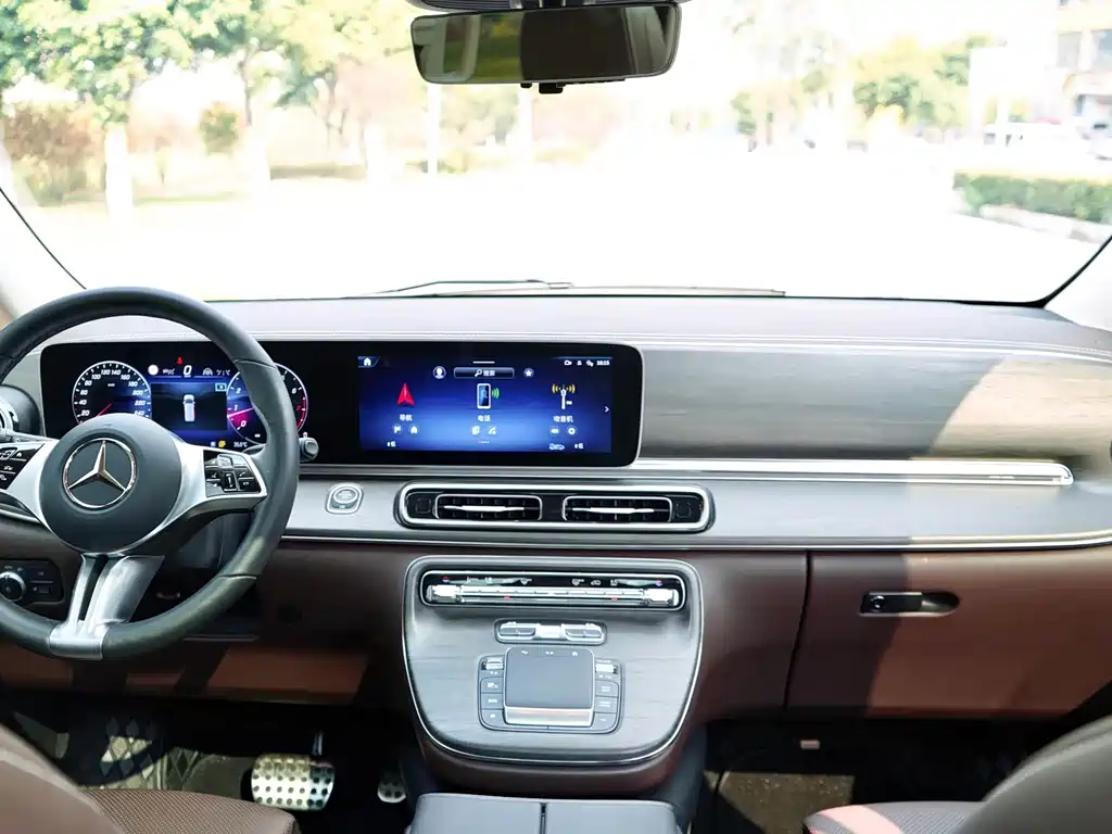 Mercedes-Benz V-Class — миниатюра 19