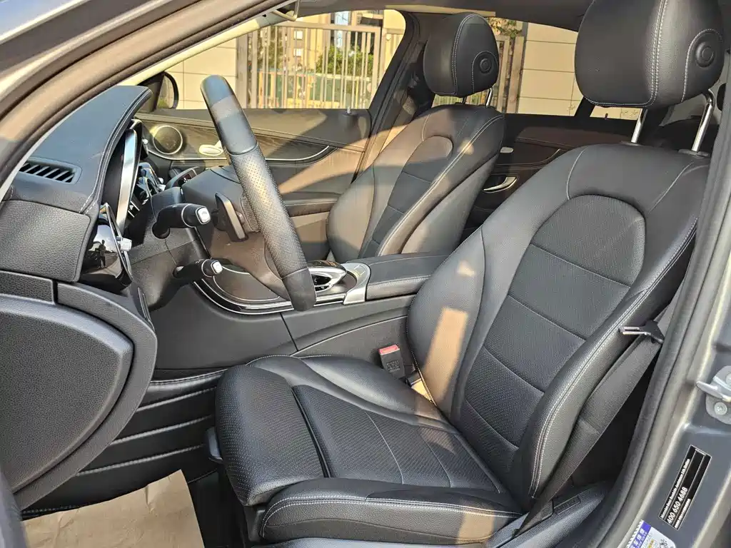 Mercedes-Benz C-Class — миниатюра 12