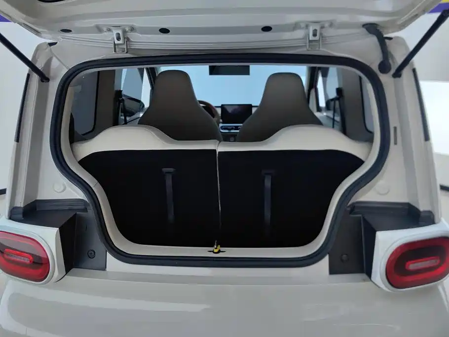 Wuling MINIEV — миниатюра 4